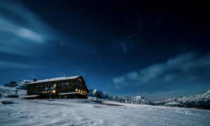 Cena in rifugio Graffer a Madonna di Campiglio sotto le stelle a Madonna di Campiglio